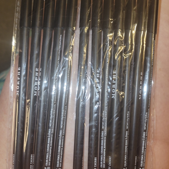 Morphe Eyeliner in Color Very Cherry Collection - Picture 1 of 2
